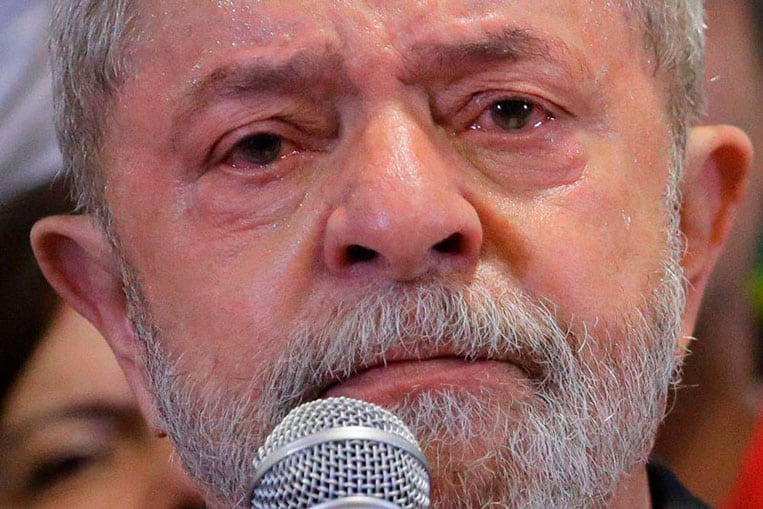 Lula triste
