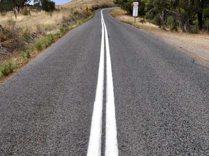 Faixa que divide o asfalto - White Lines