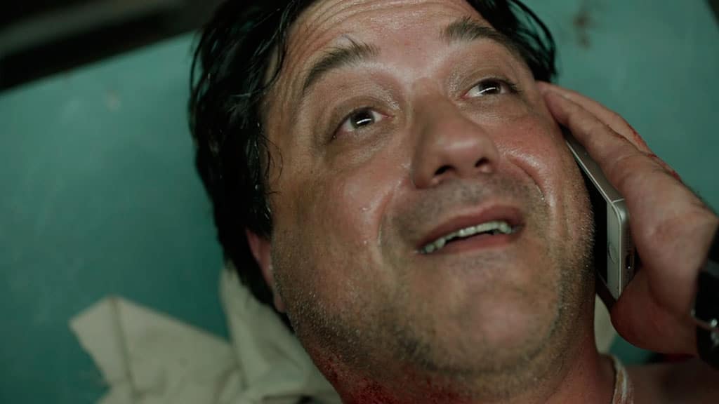 Arturo Román liga para a esposa