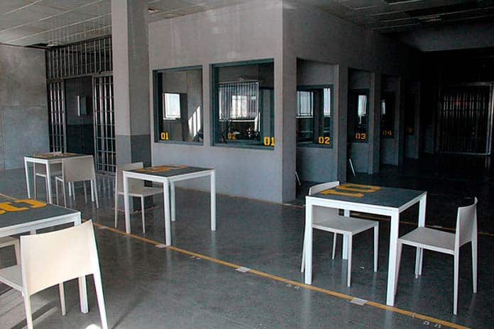 Sala de visitas Cruz del Sur Vis a Vis