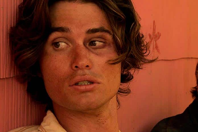 Chase Stokes é John Booker Rutledge