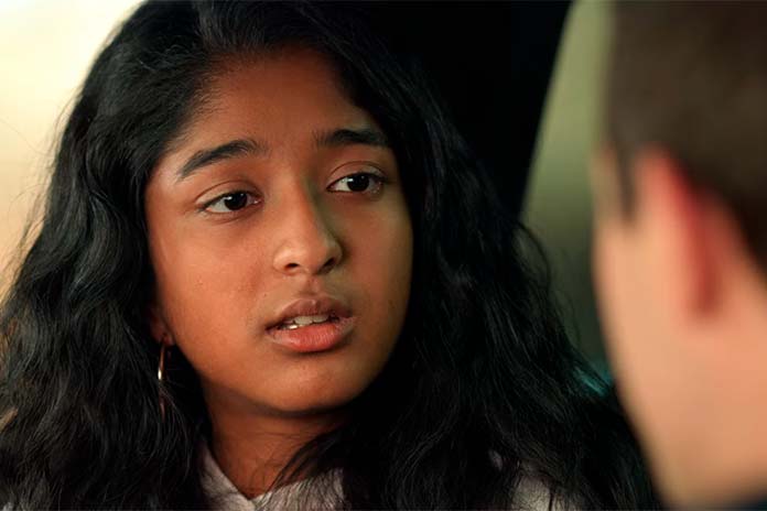 Devi e Ben em Eu Nunca (Netflix)
