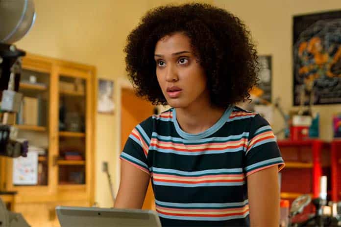 Os dilemas das amigas de Devi em Eu Nunca (Netflix)