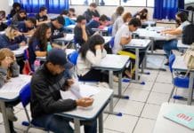 Alunos em Sala de Aula - Provão Paulista