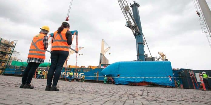 Linha 17-Ouro recebe seu primeiro trem